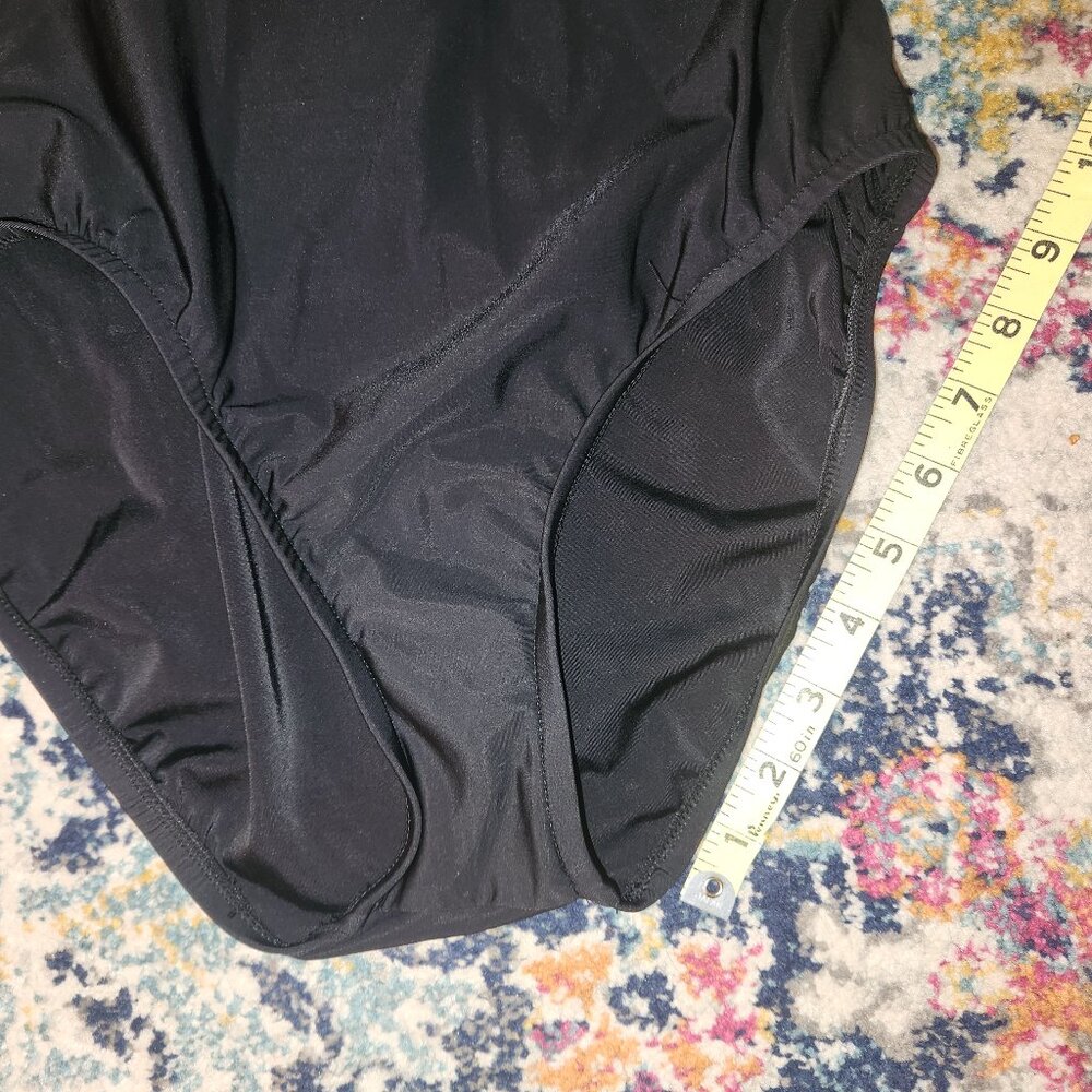 Black One-Piece Swimsuit with built-in Cover โ M (8/10) NWT - Picture 3 of 12